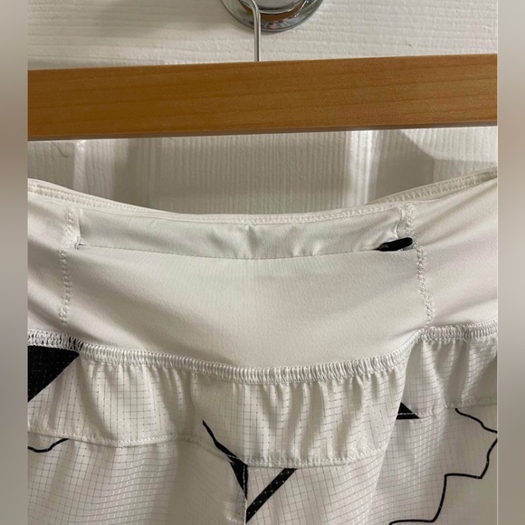 The North Face Women's White, Black & Red Patterned Shorts, NWOT, Medium - Picture 8 of 11